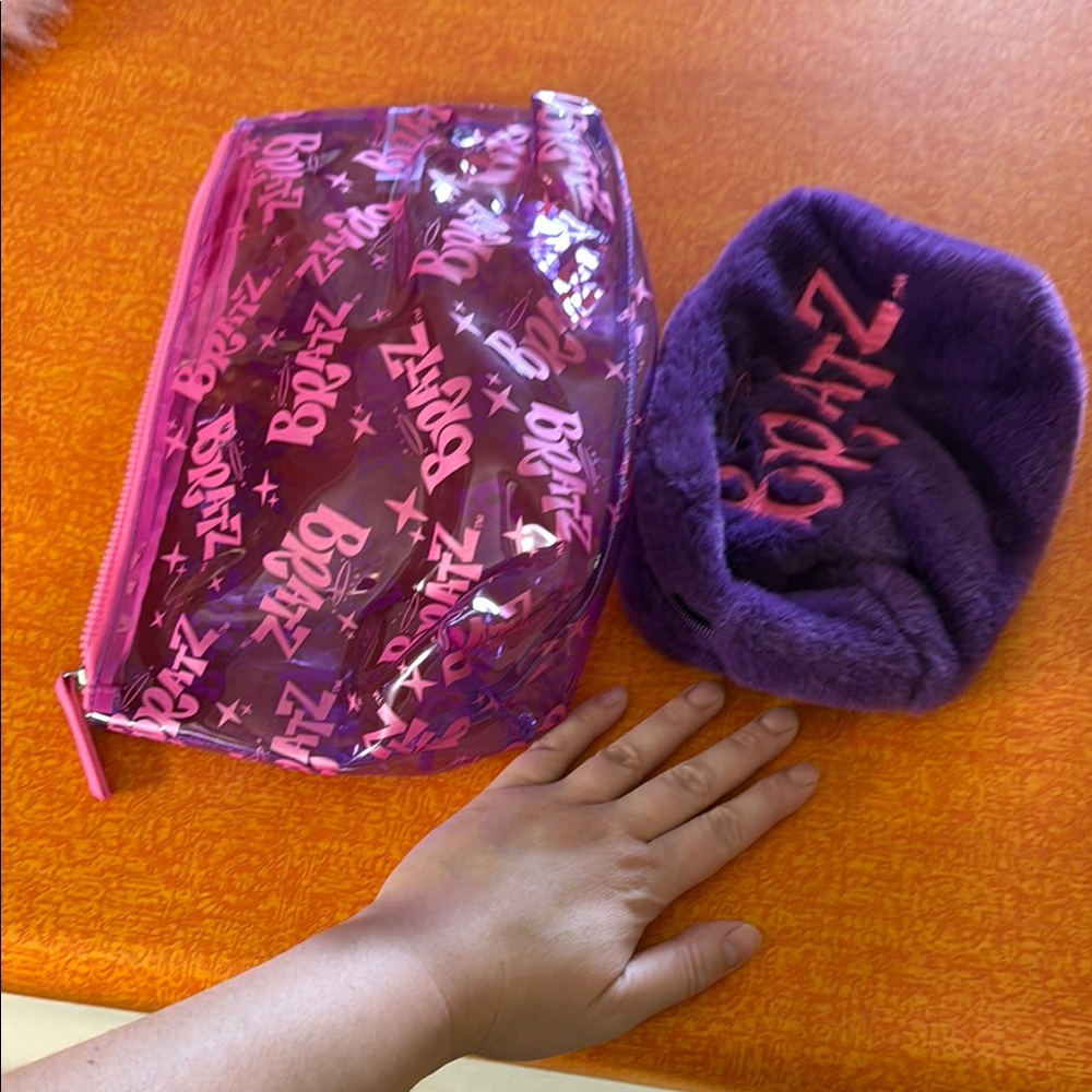 Bratz Pink and Purple Cosmetic Bags - Picture 4 of 4